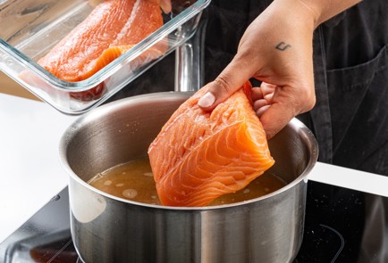 Фото шага рецепта Холодный мисосуп с лососем шиитаке и бобами эдамамэ 186656 шаг 4  