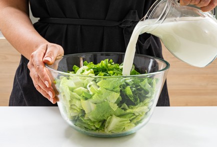 Фото шага рецепта Холодный огуречный суп с хрустящим тофу 186657 шаг 7  