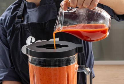 Фото шага рецепта Холодный суп с чечевицей орехами и редиской 175582 шаг 4  