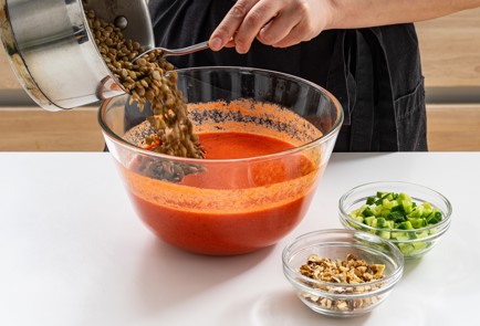 Фото шага рецепта Холодный суп с чечевицей орехами и редиской 175582 шаг 9  