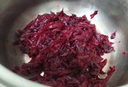 Фото шага рецепта Холодный свекольный суп 189495 шаг 1  