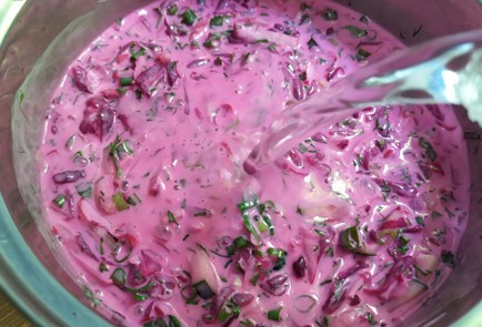 Фото шага рецепта Холодный свекольный суп 189495 шаг 7  