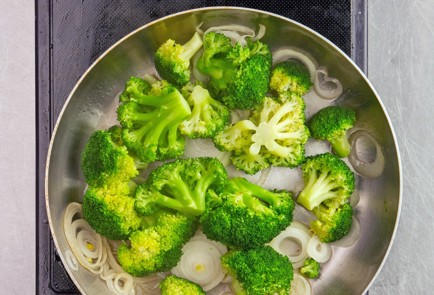 Фото шага рецепта Хрустящая брокколи в устричном соусе 57041 шаг 4  