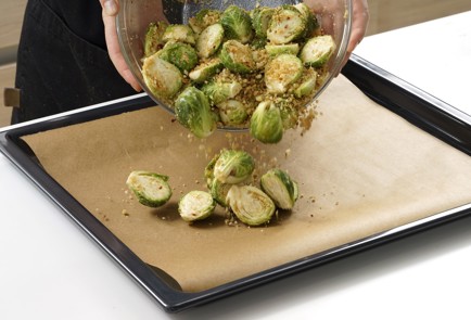 Фото шага рецепта Хрустящая брюссельская капуста 152779 шаг 10  