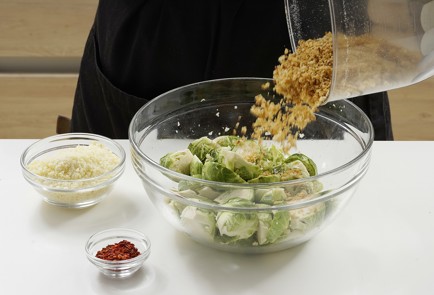 Фото шага рецепта Хрустящая брюссельская капуста 152779 шаг 7  