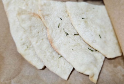 Фото шага рецепта Хрустящая фокачча с розмарином 190028 шаг 11  