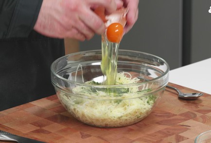 Фото шага рецепта Хрустящие драники 189538 шаг 7  