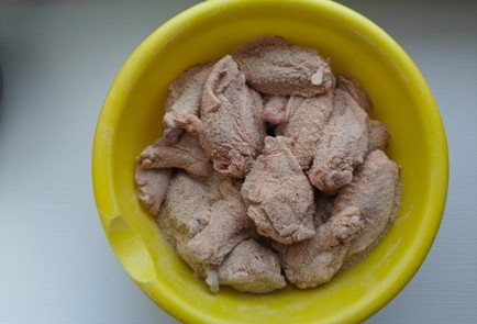 Фото шага рецепта Хрустящие куриные крылышки 175452 шаг 12  