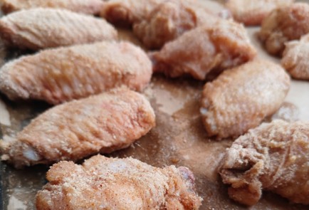 Фото шага рецепта Хрустящие куриные крылышки 175452 шаг 14  