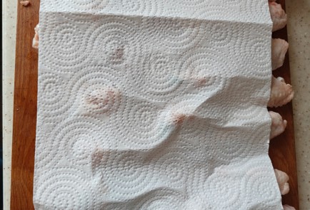 Фото шага рецепта Хрустящие куриные крылышки 175452 шаг 3  