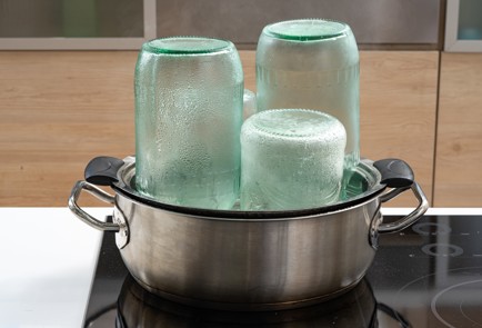 Фото шага рецепта Хрустящие маринованные огурцы 174039 шаг 5  