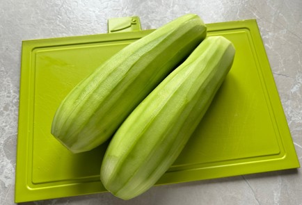 Фото шага рецепта Хрустящие палочки из кабачка в духовке 174082 шаг 2  