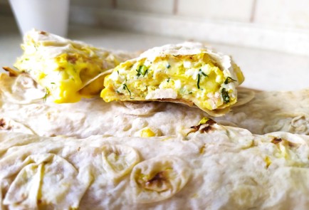 Фото шага рецепта Хрустящие рулетики из лаваша с сыром 189280 шаг 10  