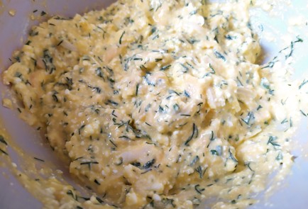 Фото шага рецепта Хрустящие рулетики из лаваша с сыром 189280 шаг 5  