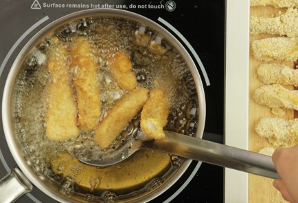 Фото шага рецепта Хрустящие рыбные тако с сальсой из манго 57937 шаг 5  