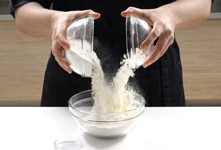 Фото шага рецепта Хрустящие ржаные пирожки с печенью трески 153083 шаг 2  