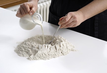 Фото шага рецепта Хрустящие ржаные пирожки с печенью трески 153083 шаг 3  