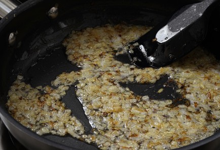 Фото шага рецепта Хрустящие ржаные пирожки с печенью трески 153083 шаг 7  