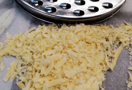 Фото шага рецепта Хрустящие сырные кетоломтики 152770 шаг 1  