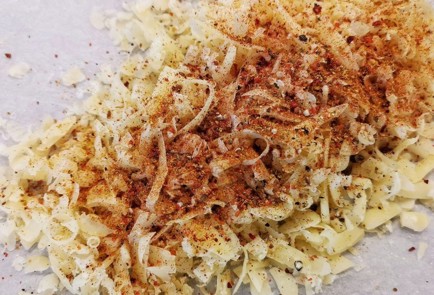 Фото шага рецепта Хрустящие сырные кетоломтики 152770 шаг 6  