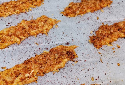 Фото шага рецепта Хрустящие сырные кетоломтики 152770 шаг 9  