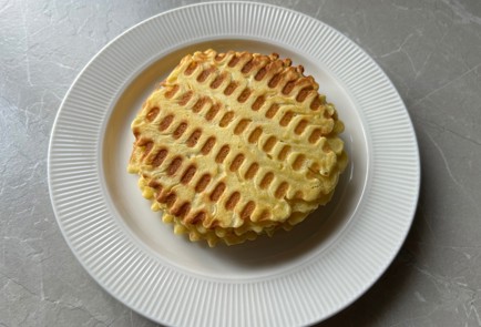 Фото шага рецепта Хрустящие вафли 189757 шаг 10  