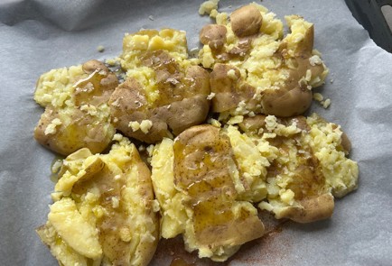 Фото шага рецепта Хрустящий картофель с сыром в духовке 189375 шаг 7