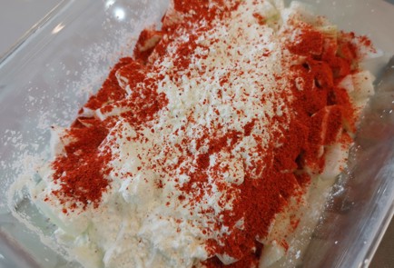 Фото шага рецепта Хрустящий жареный лук 186421 шаг 3  