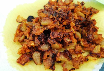 Фото шага рецепта Хрустящий жареный лук 186421 шаг 9  