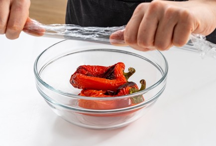 Фото шага рецепта Хумус из чечевицы с запеченным перцем кабачковой икрой и тахини 175584 шаг 4  