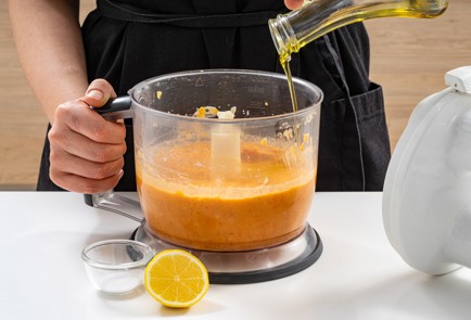 Фото шага рецепта Хумус из чечевицы с запеченным перцем кабачковой икрой и тахини 175584 шаг 7  