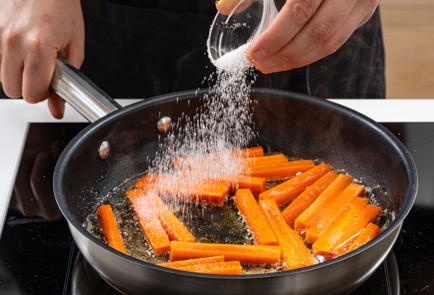 Фото шага рецепта Хумус из чечевицы с запеченным перцем кабачковой икрой и тахини 175584 шаг 9  