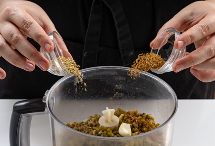 Фото шага рецепта Хумус из маша 176337 шаг 7  