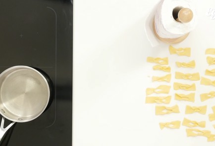 Фото шага рецепта Хворост 91376 шаг 6  