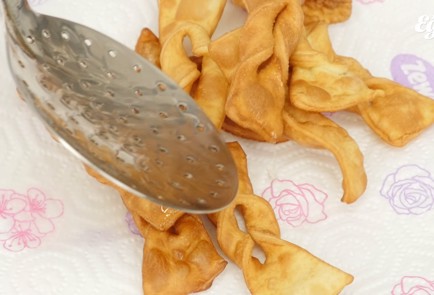 Фото шага рецепта Хворост 91376 шаг 9  