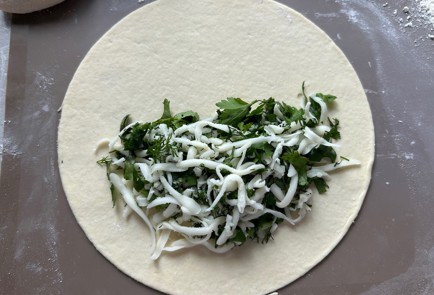 Фото шага рецепта Хычины с сыром и зеленью 190040 шаг 7  