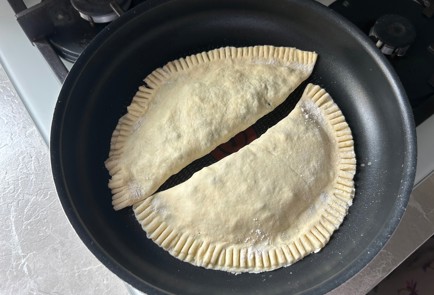 Фото шага рецепта Хычины с сыром и зеленью 190040 шаг 9  