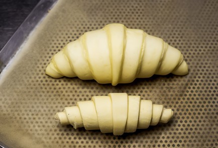 Фото шага рецепта Идеальные круассаны 138570 шаг 15  