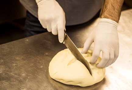 Фото шага рецепта Идеальные круассаны 138570 шаг 6  