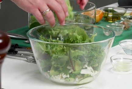 Фото шага рецепта Идеальный летний салат 152423 шаг 9  