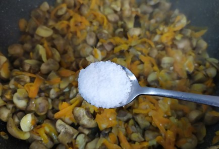 Фото шага рецепта Икра из грибов 190686 шаг 7