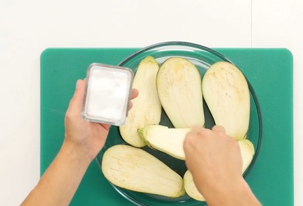 Фото шага рецепта Фаршированные баклажаны имамбаялды 125642 шаг 3  