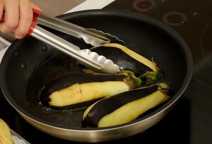 Фото шага рецепта Фаршированные баклажаны имамбаялды 125642 шаг 5  