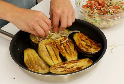 Фото шага рецепта Фаршированные баклажаны имамбаялды 125642 шаг 9  