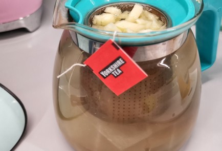 Фото шага рецепта Имбирный чай с шалфеем и мятой 152377 шаг 4  