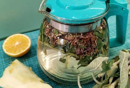 Фото шага рецепта Имбирный отвар с клевером и шалфеем 152386 шаг 4  