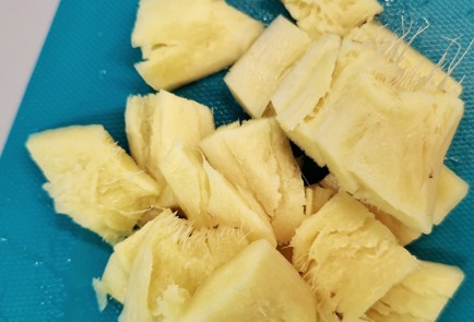 Фото шага рецепта Имбирный ягодный морс с розовым перцем 152637 шаг 2  