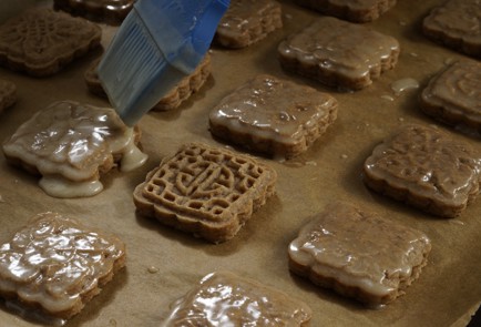 Фото шага рецепта Имбирные пряники в глазури 152946 шаг 10  