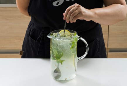 Фото шага рецепта Имбирный мохито 152550 шаг 10  