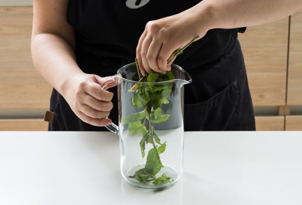 Фото шага рецепта Имбирный мохито 152550 шаг 6  